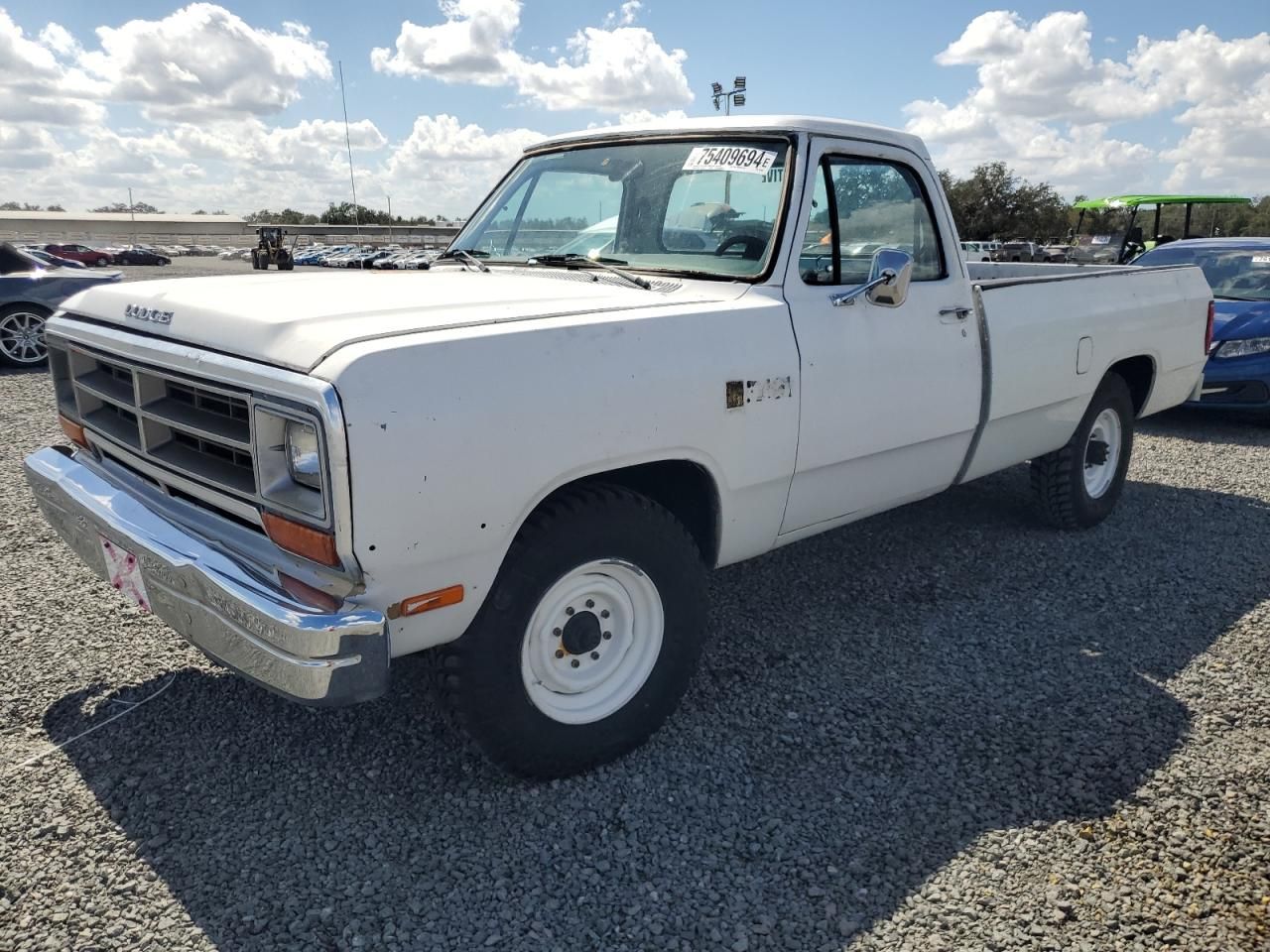 Precio e Historial 1989 Dodge D-series D300 5.9l 8 vin
