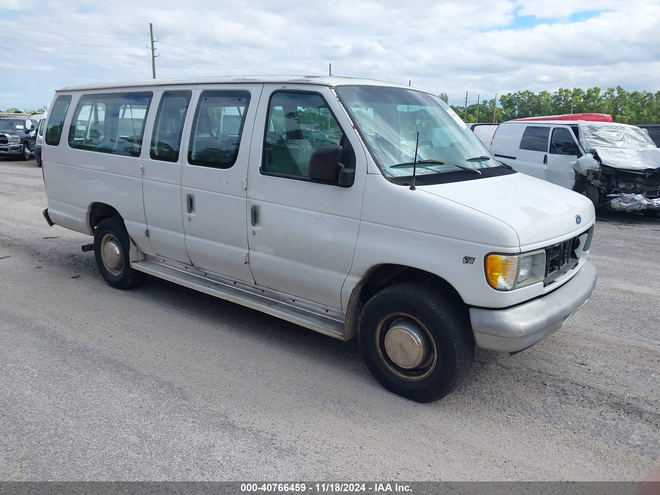 Precio e Historial 1998 Ford Super Club Wagon Xl/xlt V-8