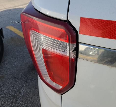 2018 Ford Explorer   vin: 1FM5K8B82JGB60192