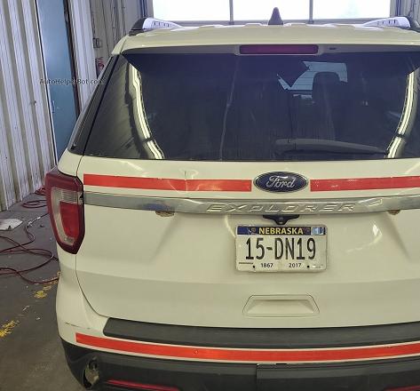 2018 Ford Explorer   vin: 1FM5K8B82JGB60192
