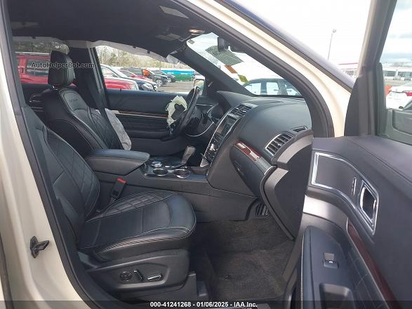 2018 Ford Explorer Platinum Cream vin: 1FM5K8HT5JGA24019