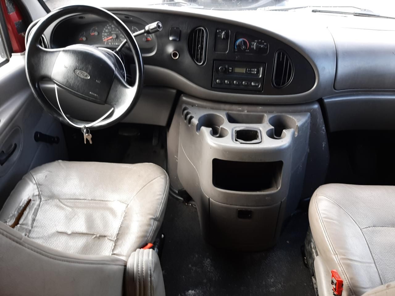 Price History 2001 Ford Econoline E150 Van vin