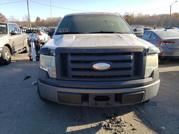 2009 Ford F150  White vin: 1FTRF12W99KB67200