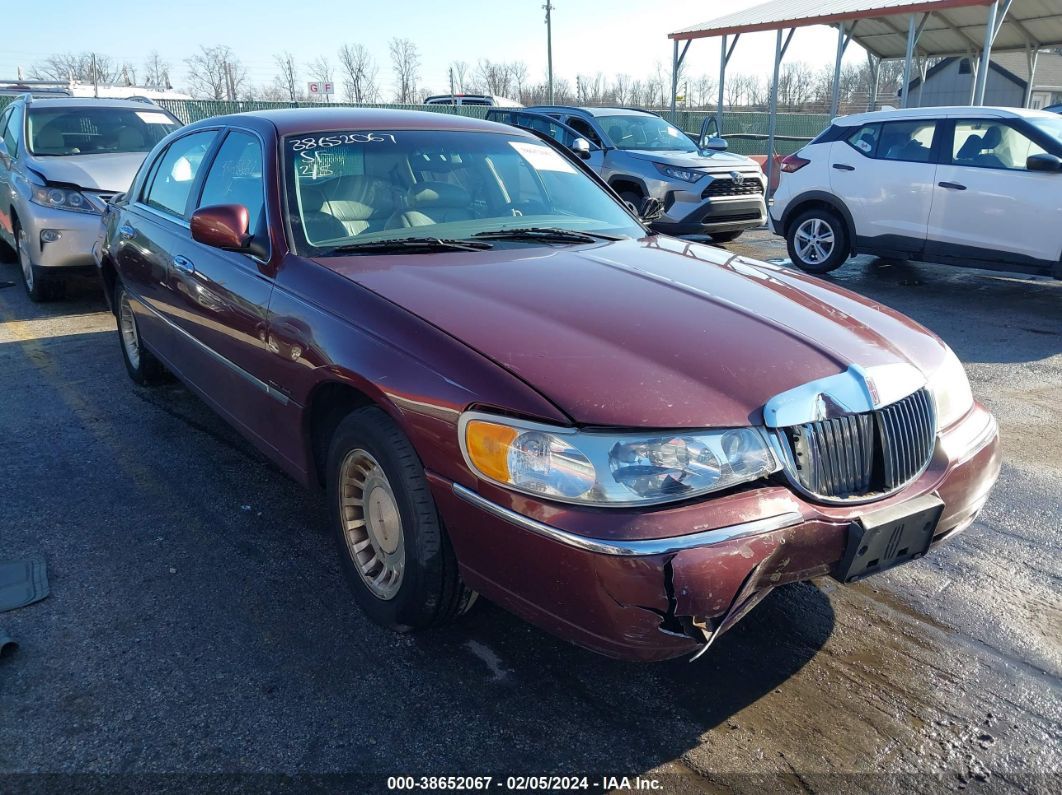 Price & History 2001 Lincoln Town Car Executive 4.6l V-8