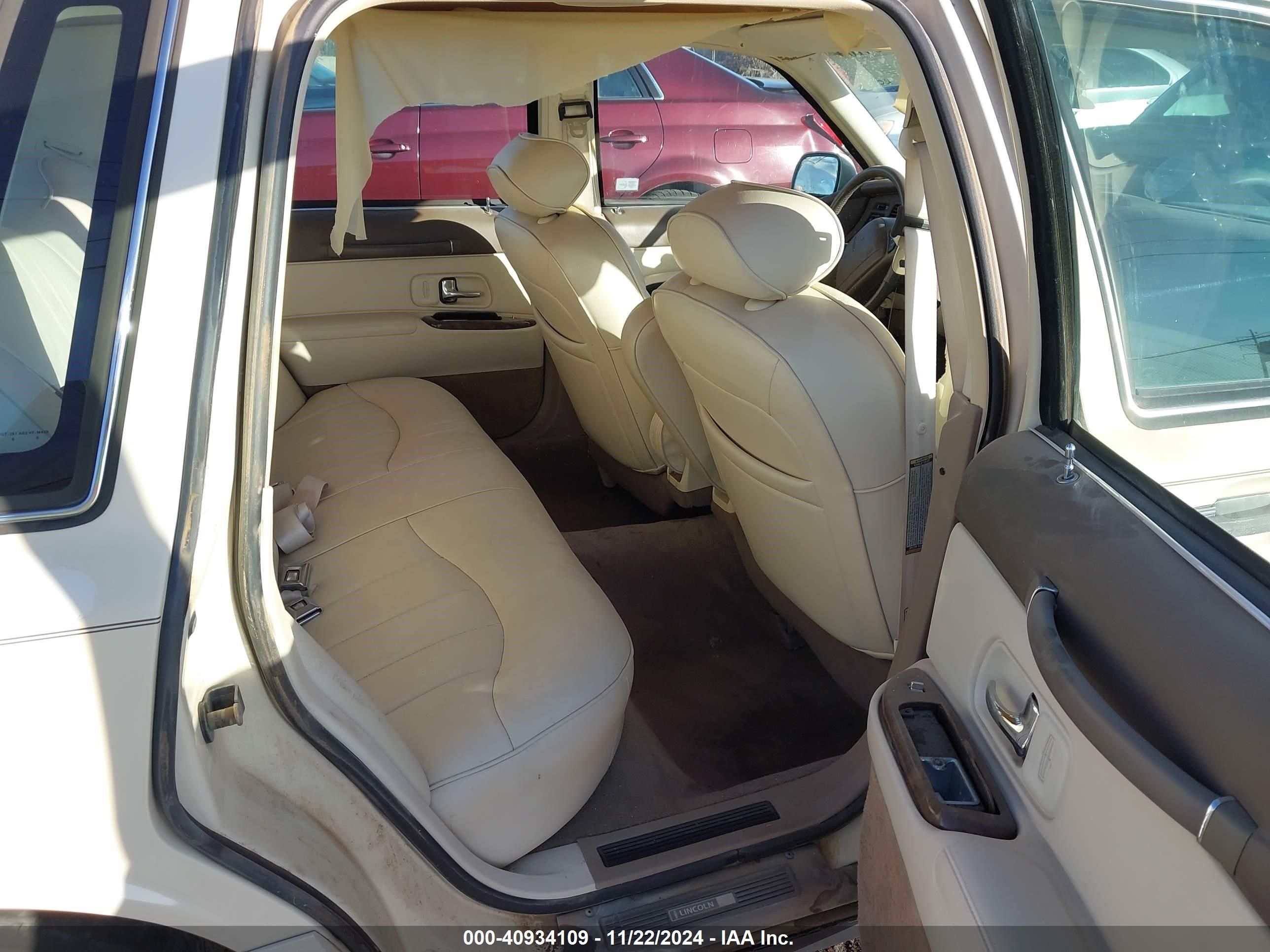 Price & History 1997 Lincoln Town Car Executive 4.6l V-8