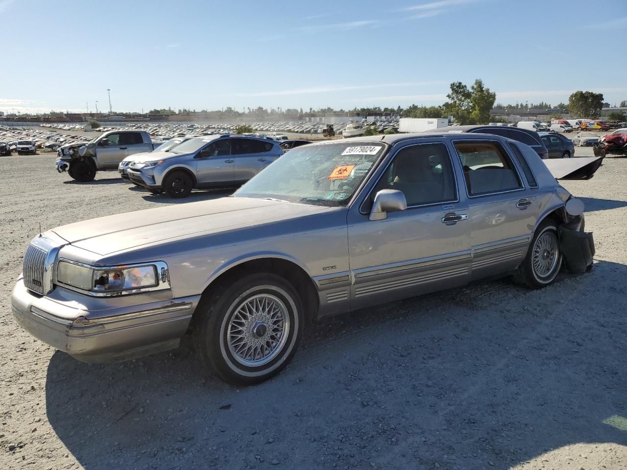 Price & History 1995 Lincoln Town Car Signature 4.6l 8 vin