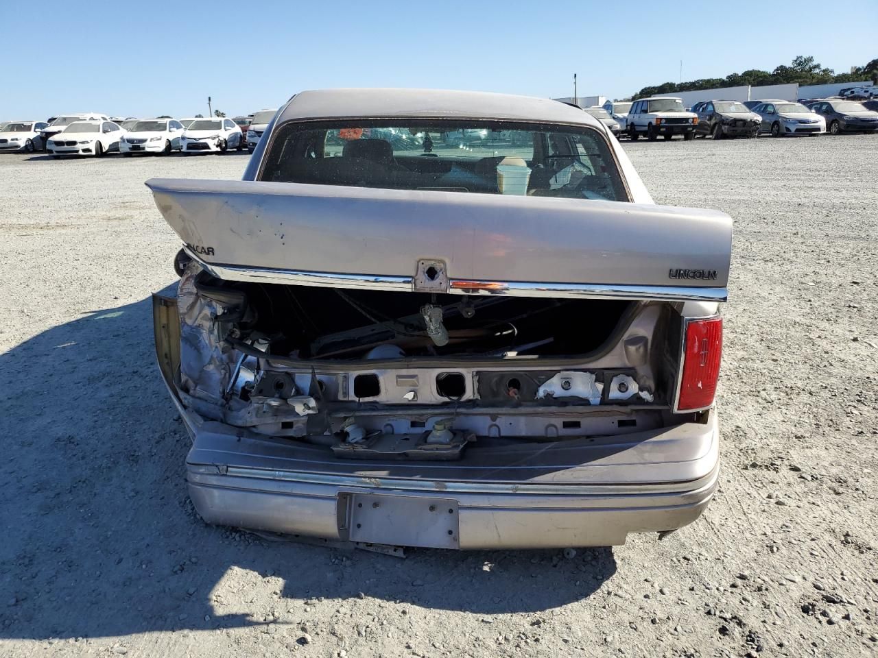 Price & History 1995 Lincoln Town Car Signature 4.6l 8 vin