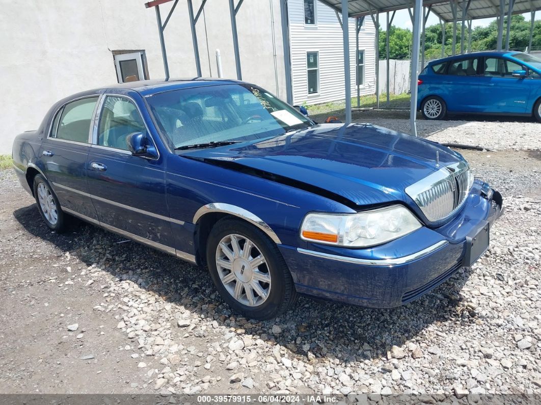 Price \u0026 History 2009 Lincoln Town Car Signature Limited 4.6l V-8 239hp vin:  2LNHM82V59X601199 | AutoHelperBot, image size:1062x795