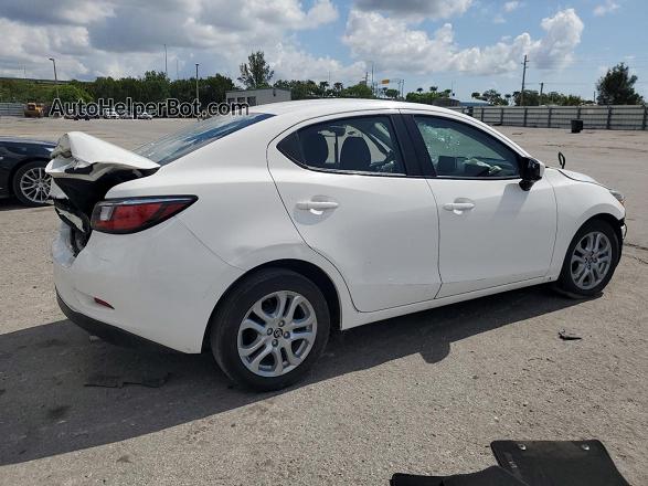 2018 Toyota Yaris Ia  White vin: 3MYDLBYV2JY313967