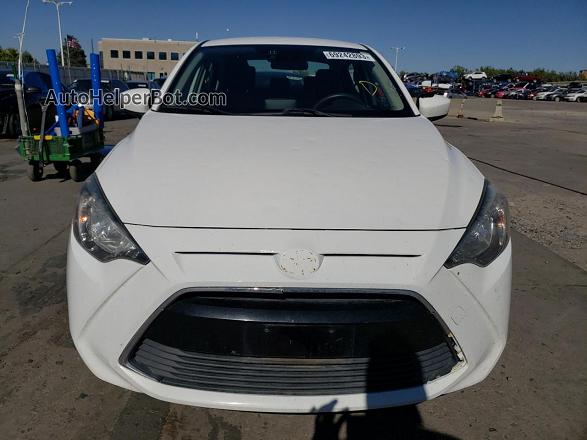 2018 Toyota Yaris Ia  White vin: 3MYDLBYV5JY303367