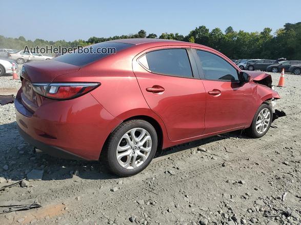 2018 Toyota Yaris Ia  Red vin: 3MYDLBYV5JY311730