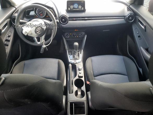 2018 Toyota Yaris Ia  Red vin: 3MYDLBYV5JY311730
