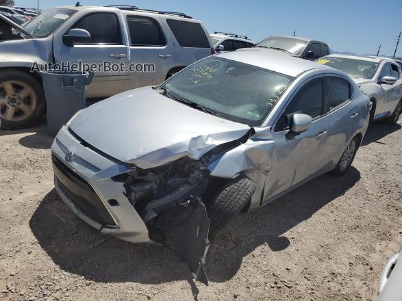 2018 Toyota Yaris Ia  Silver vin: 3MYDLBYV5JY313266