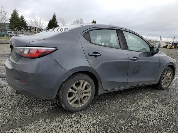 2018 Toyota Yaris Ia  Gray vin: 3MYDLBYV6JY307735