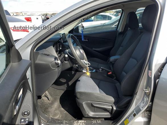 2018 Toyota Yaris Ia  Серебряный vin: 3MYDLBYV6JY321859