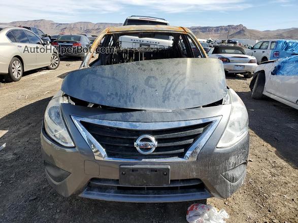 2017 Nissan Versa S Серый vin: 3N1CN7AP8HL809377
