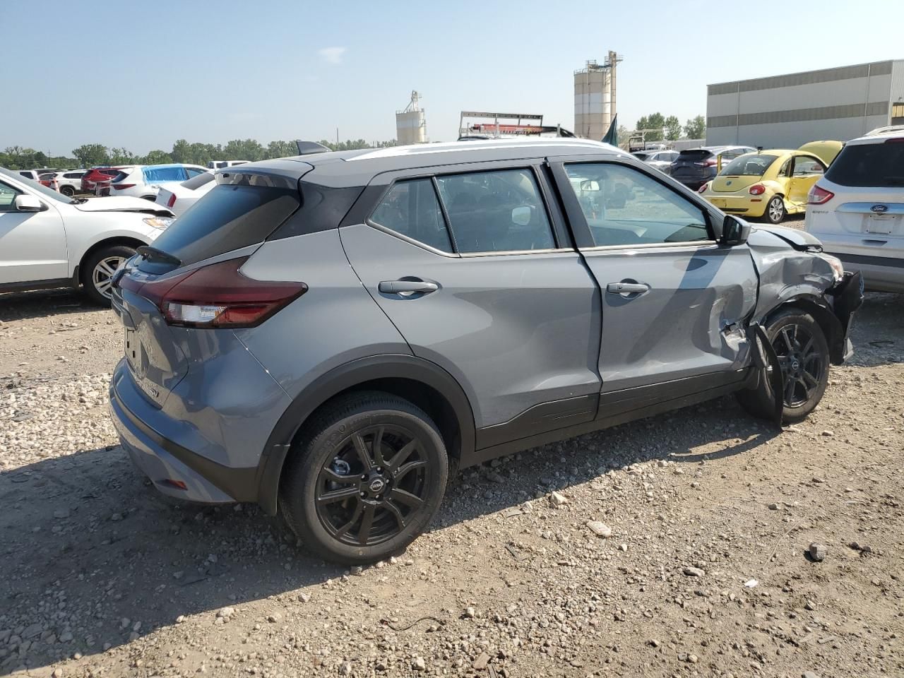 Price & History 2023 Nissan Kicks Sv 1.6l 4 vin