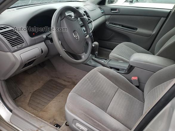 2005 Toyota Camry Le Silver vin: 4T1BE32K65U409884