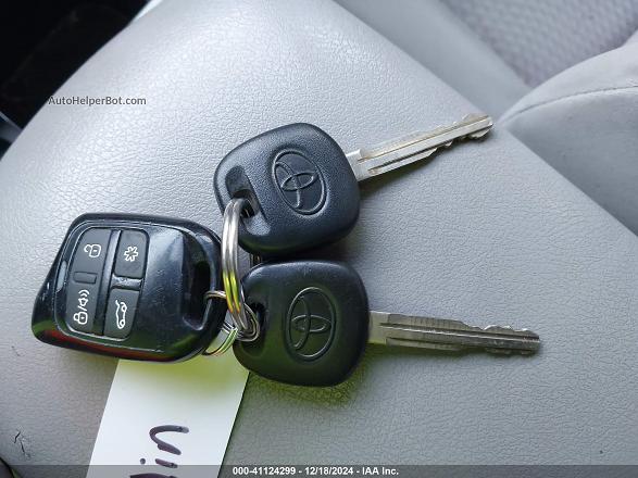 2011 Toyota Camry   Silver vin: 4T1BF3EK6BU617137