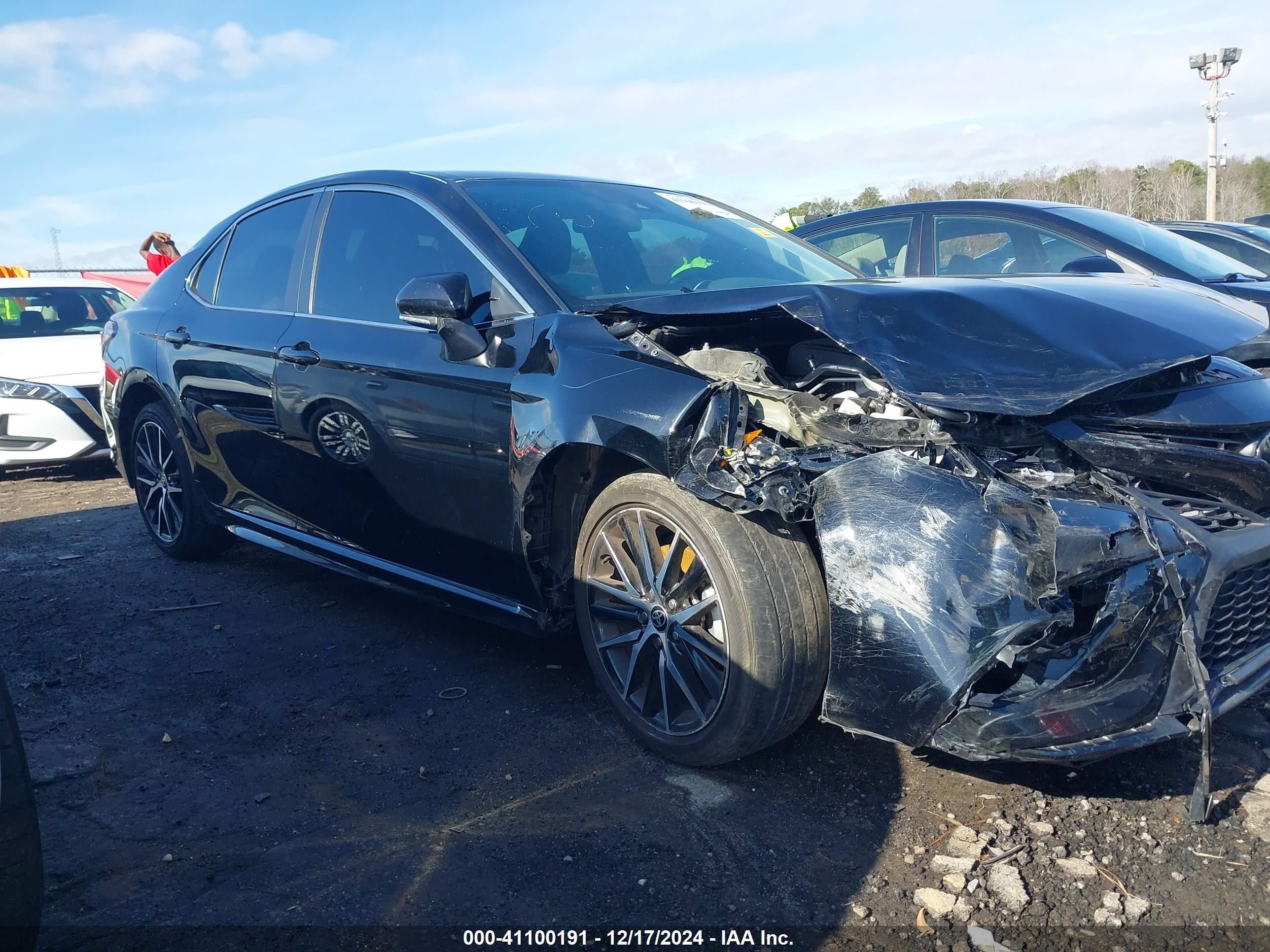 Price & History 2022 Toyota Camry Se 2.5l I-4 Di, Dohc, Vvt, 203hp