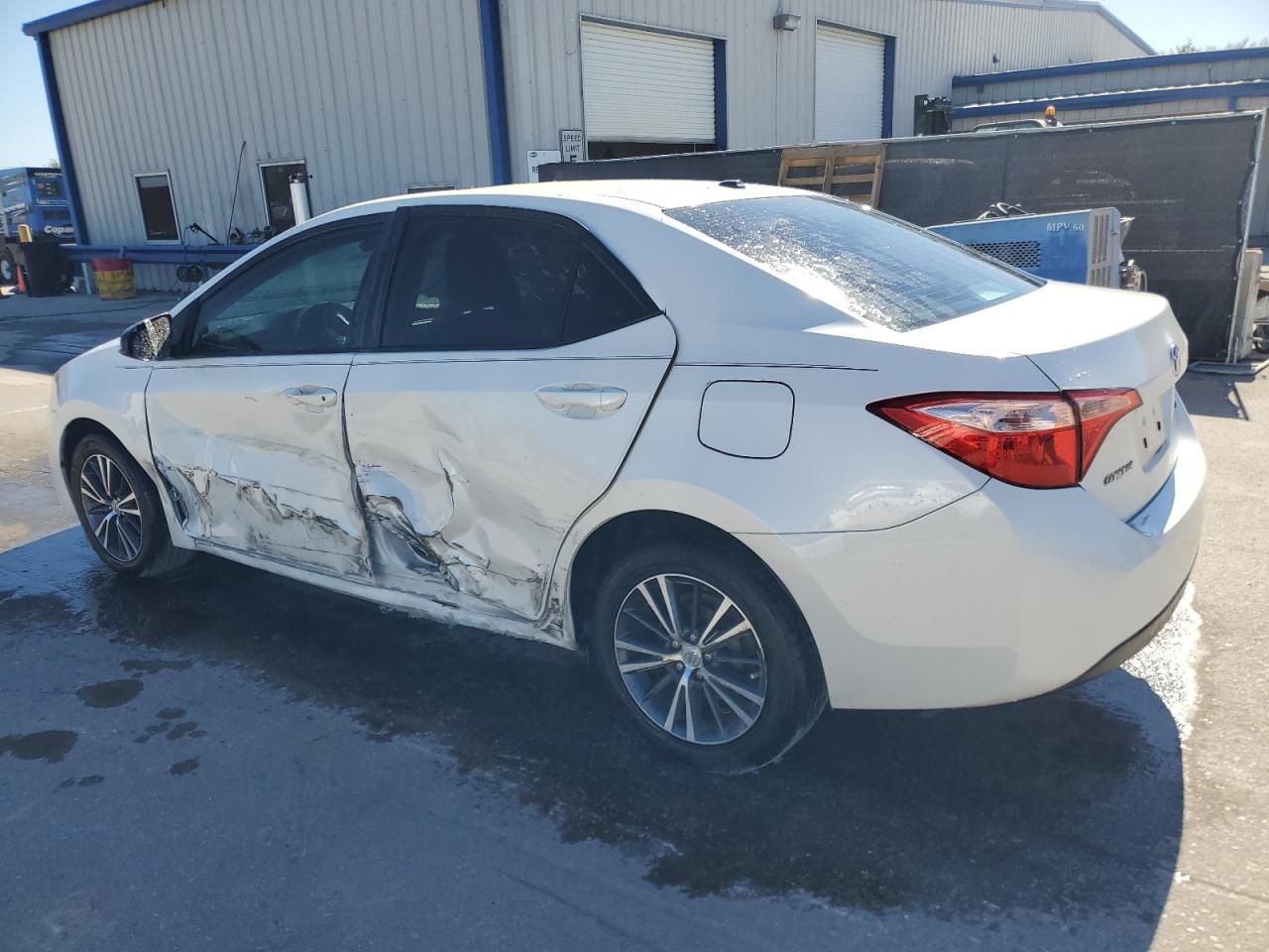 割れ確認 Price & History 2017 Toyota Corolla L 1.8l 4 vin