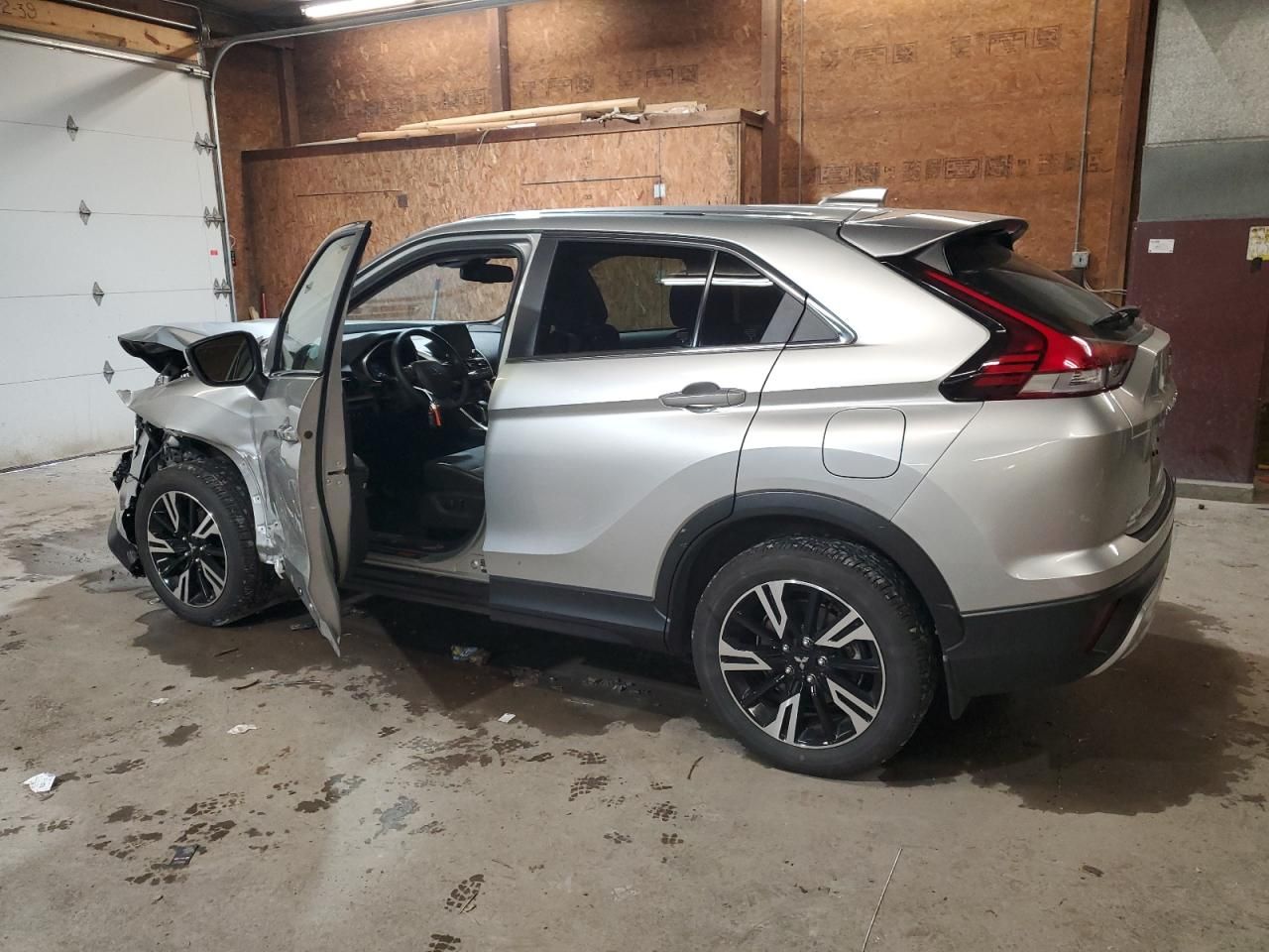 Price & History 2023 Mitsubishi Eclipse Cross Se 1.5l 4 vin