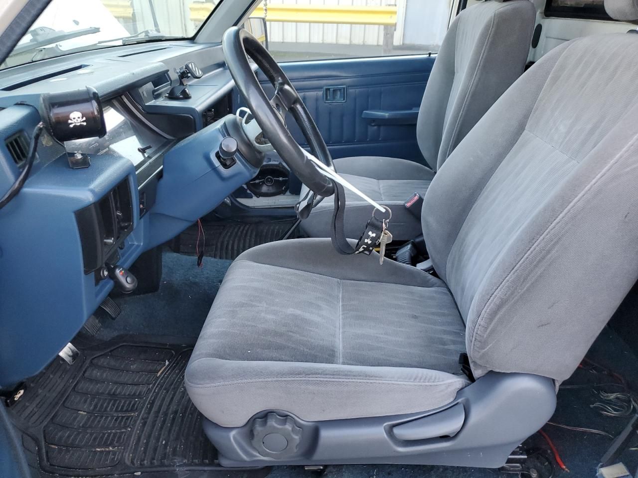 Price & History 1990 Mitsubishi Mighty Max / S 2.4l 4 vin