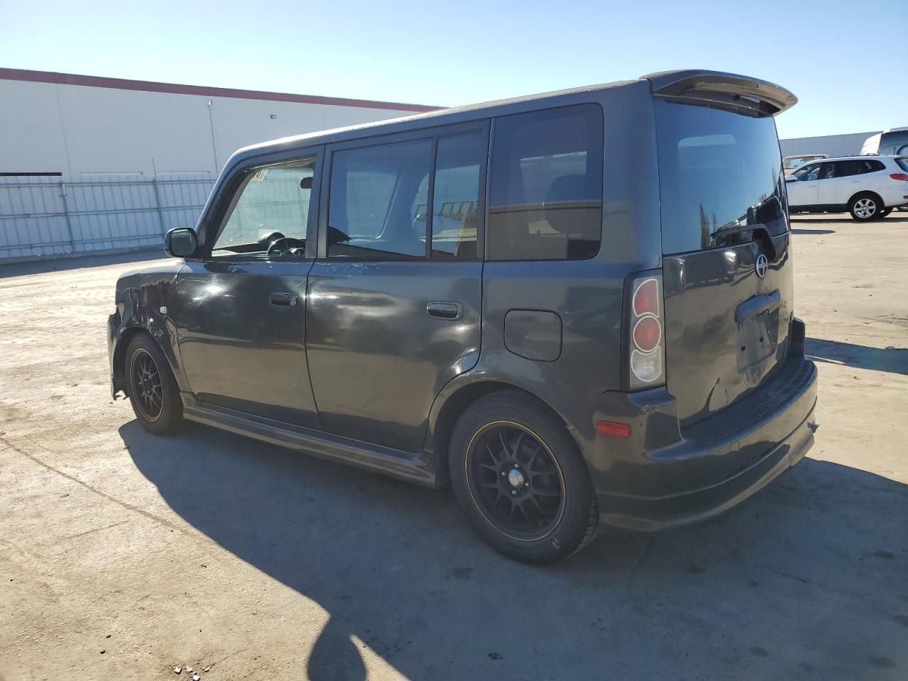Price & History 2005 Toyota Scion Xb 1.5l 4 vin: JTLKT334150219688