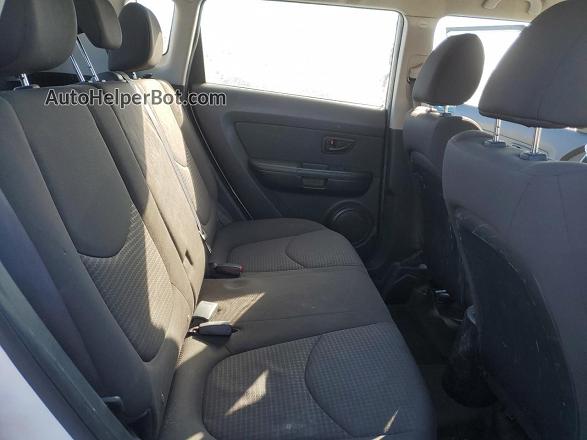 2012 Kia Soul  White vin: KNDJT2A55C7407647