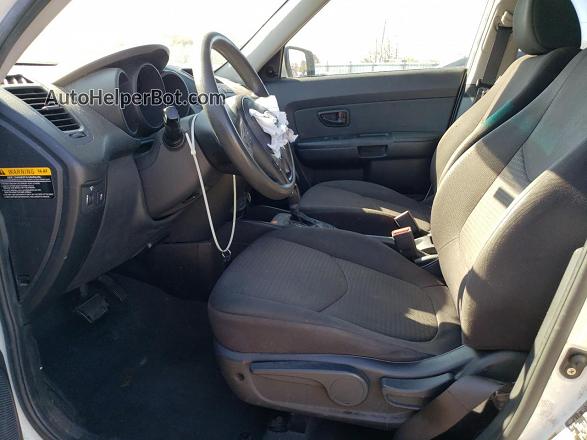 2012 Kia Soul  White vin: KNDJT2A56C7394679