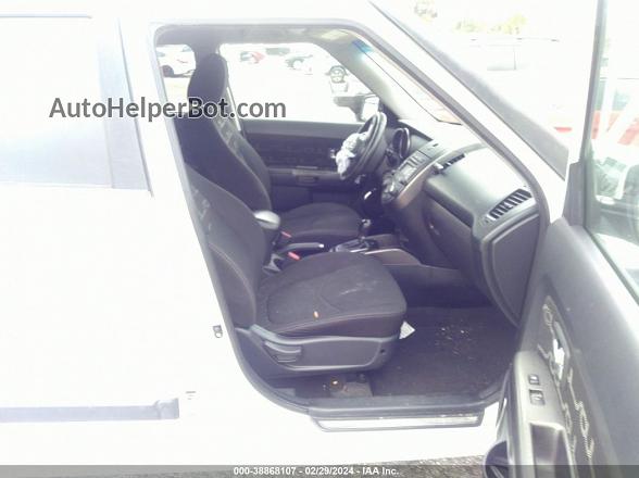 2012 Kia Soul + White vin: KNDJT2A63C7445838