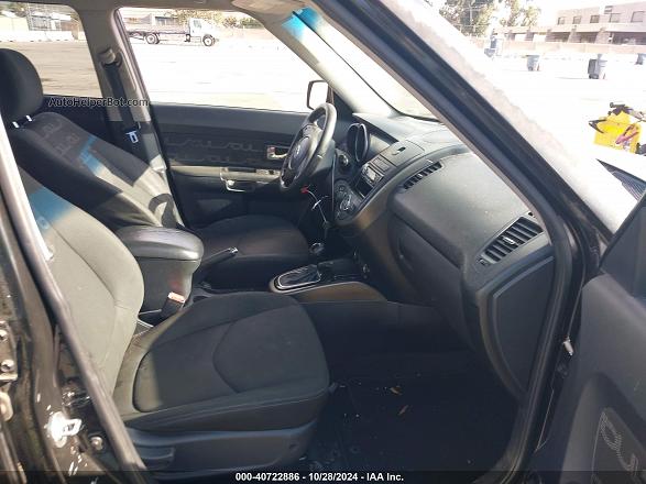 2012 Kia Soul + Black vin: KNDJT2A68C7747853