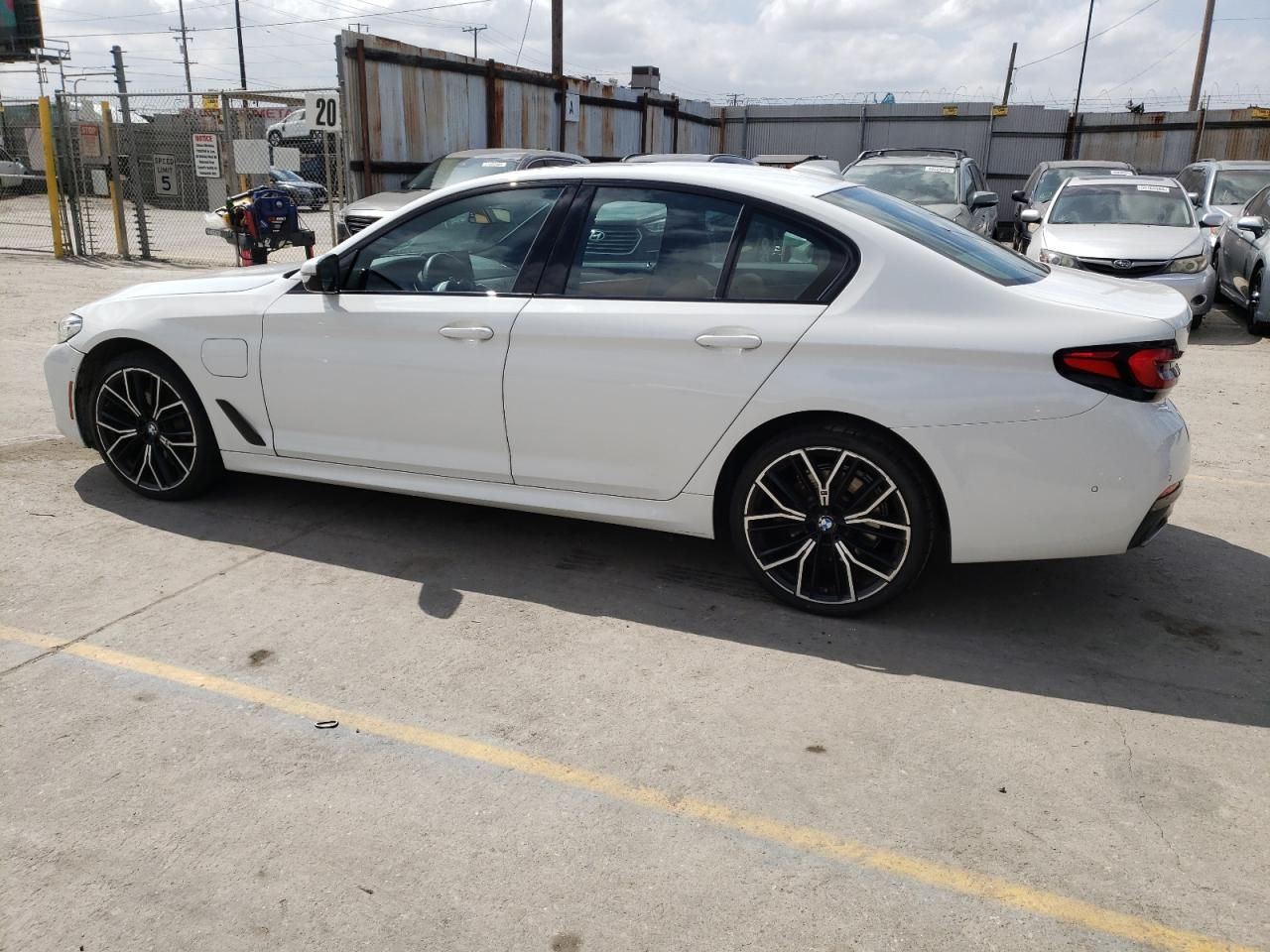 Price & History 2021 Bmw 530e 2.0l 4 vin: WBA13AG05MCF97626