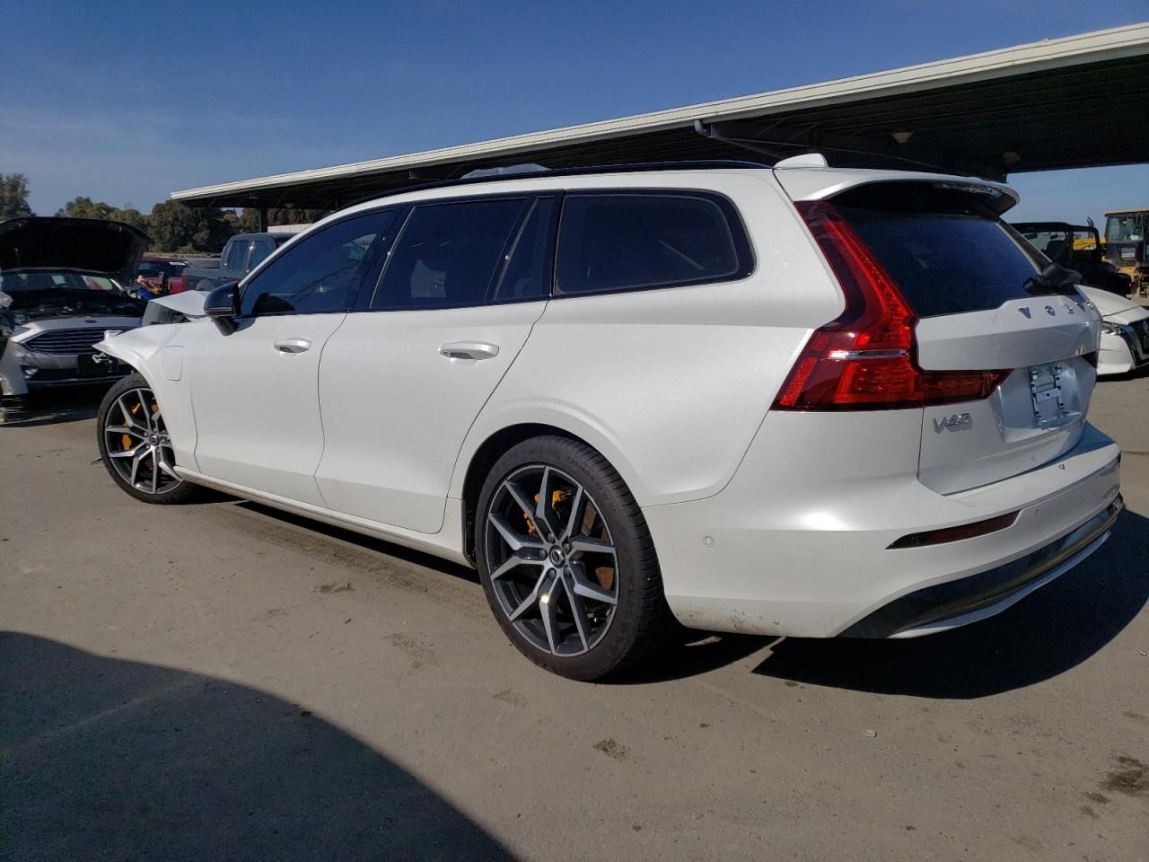 Price & History 2024 Volvo V60 Polestar Engineered 2.0l 4 vin