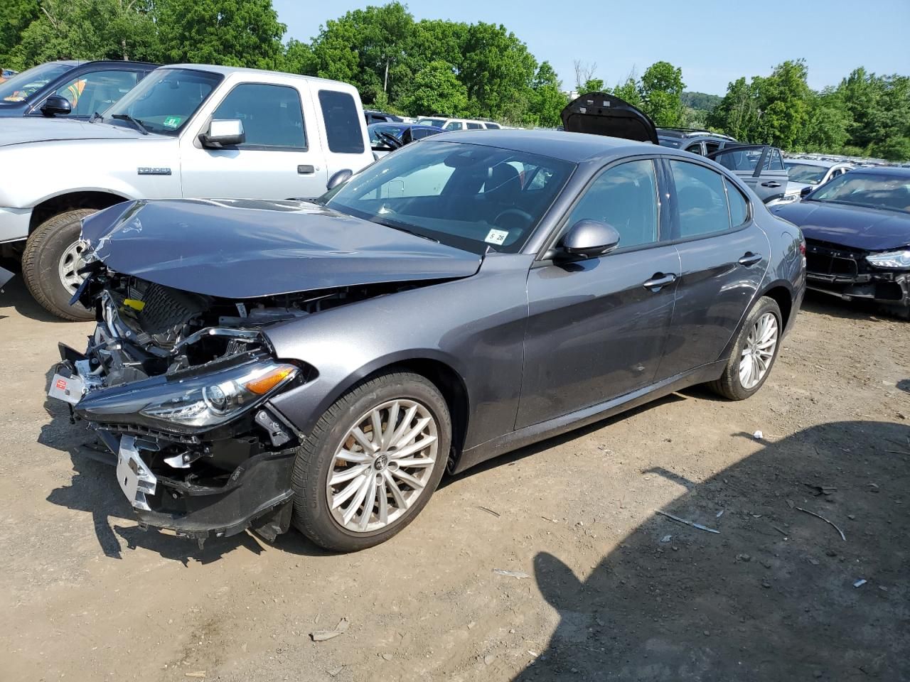 Price & History 2023 Alfa Romeo Giulia Sprint 2.0l 4 vin