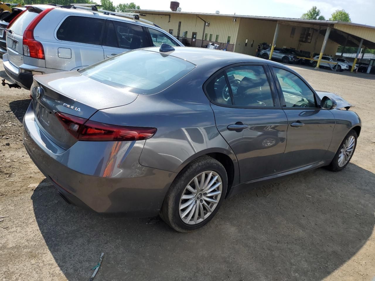 Price & History 2023 Alfa Romeo Giulia Sprint 2.0l 4 vin